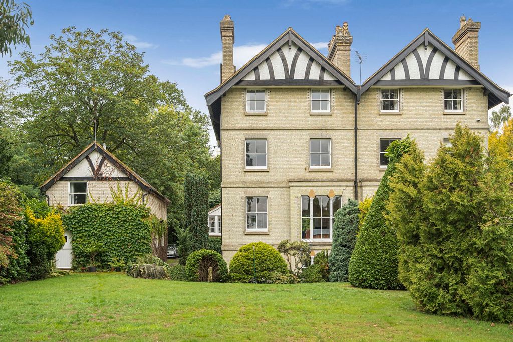 Property photo 2 of 39 Garden