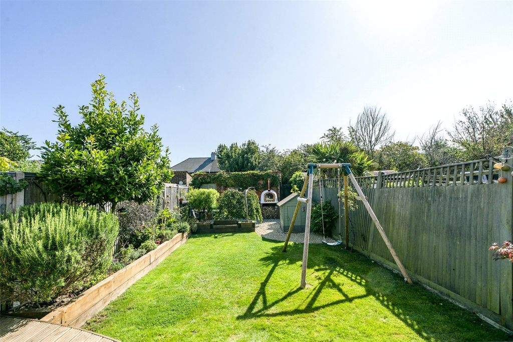 Property photo 2 of 24 Picture No. 28