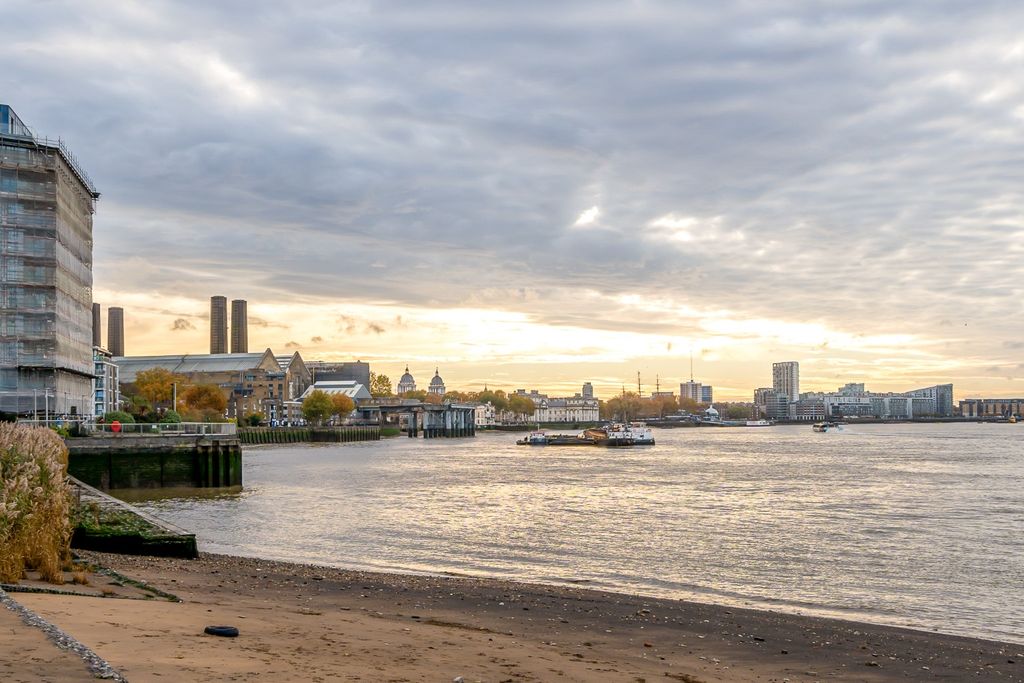 Property photo 2 of 20 4639883