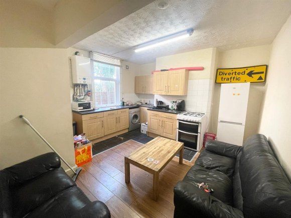 Property photo 1 of 5 9364000.Jpg