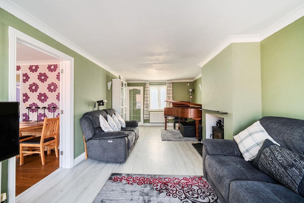 Property photo 3 of 19 1449442-16-69E8A29079436.Jpg