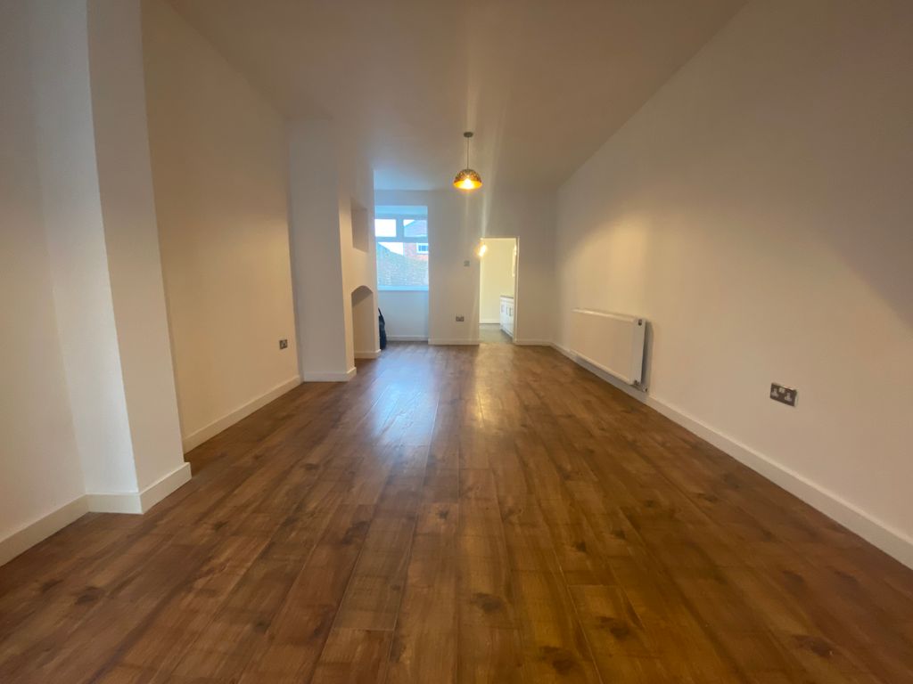 Property photo 2 of 10 Living Room