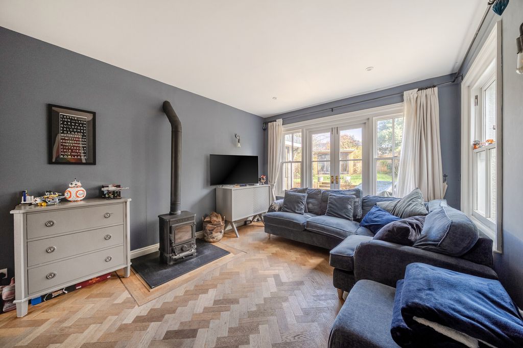 Property photo 2 of 12