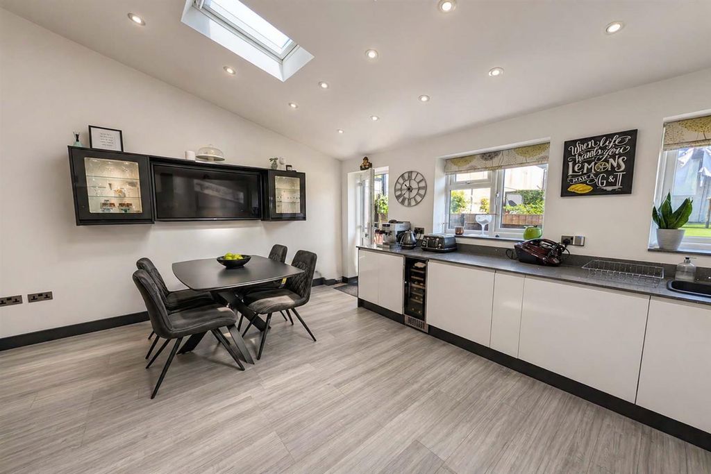 Property photo 3 of 14 Kd2.Jpg