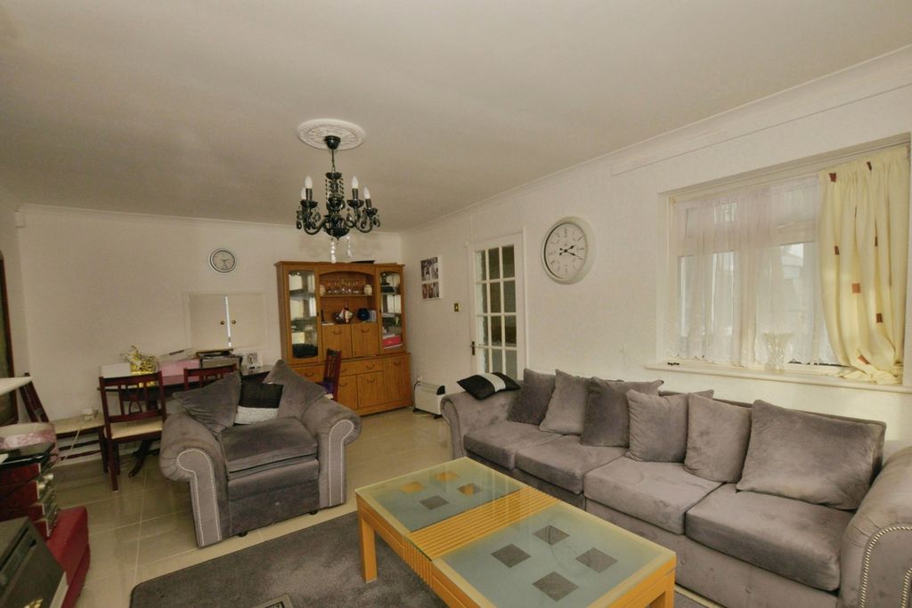 Property photo 3 of 13 Pbox-Img.Jpg