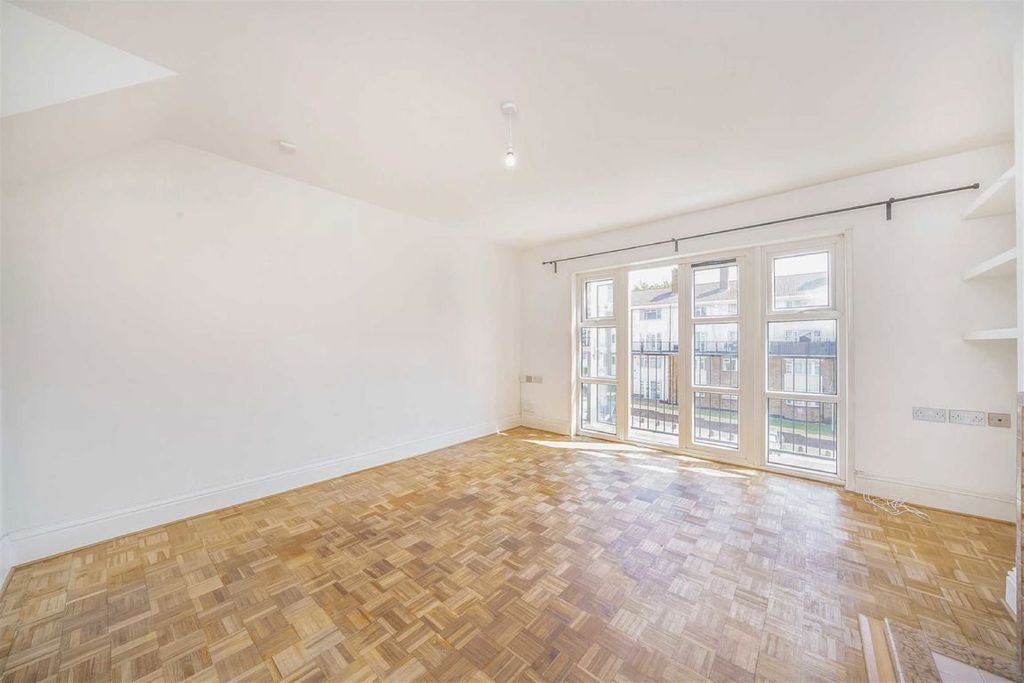 Property photo 3 of 7