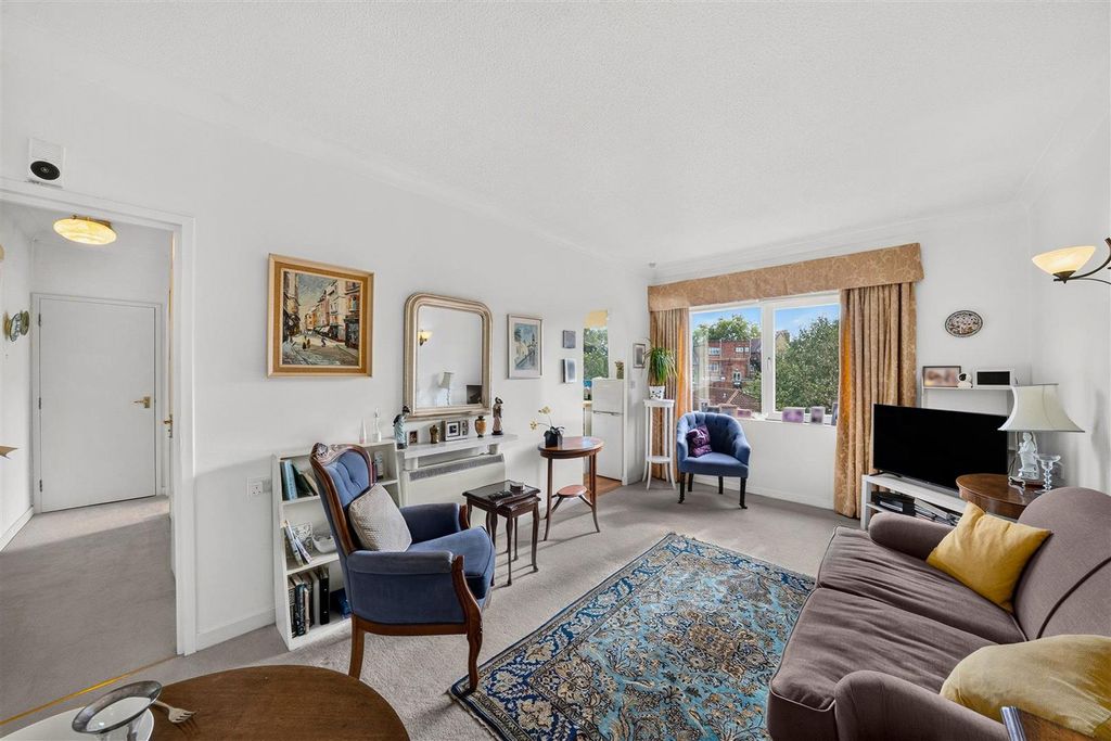 Property photo 1 of 13 Homecross House, W4 - For Sale