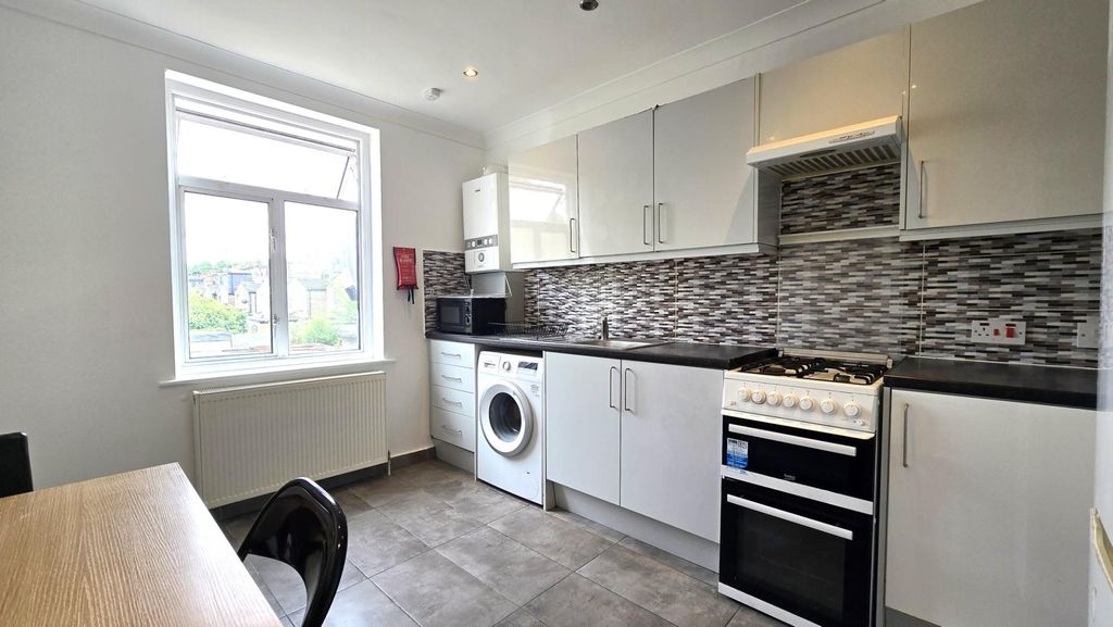 Property photo 3 of 10 66.Jpg