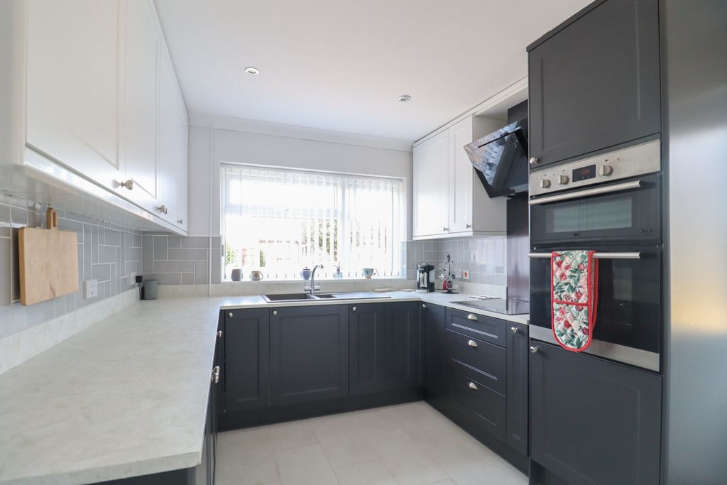 Property photo 2 of 20 4384474