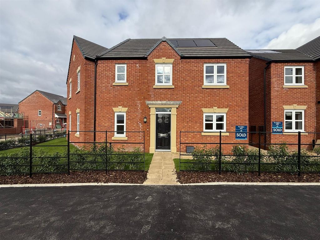 Property photo 1 of 18 External