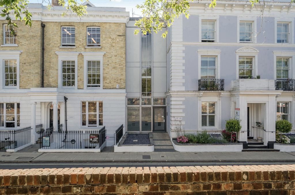 Property photo 1 of 10 1488659-13-6A4d18...
