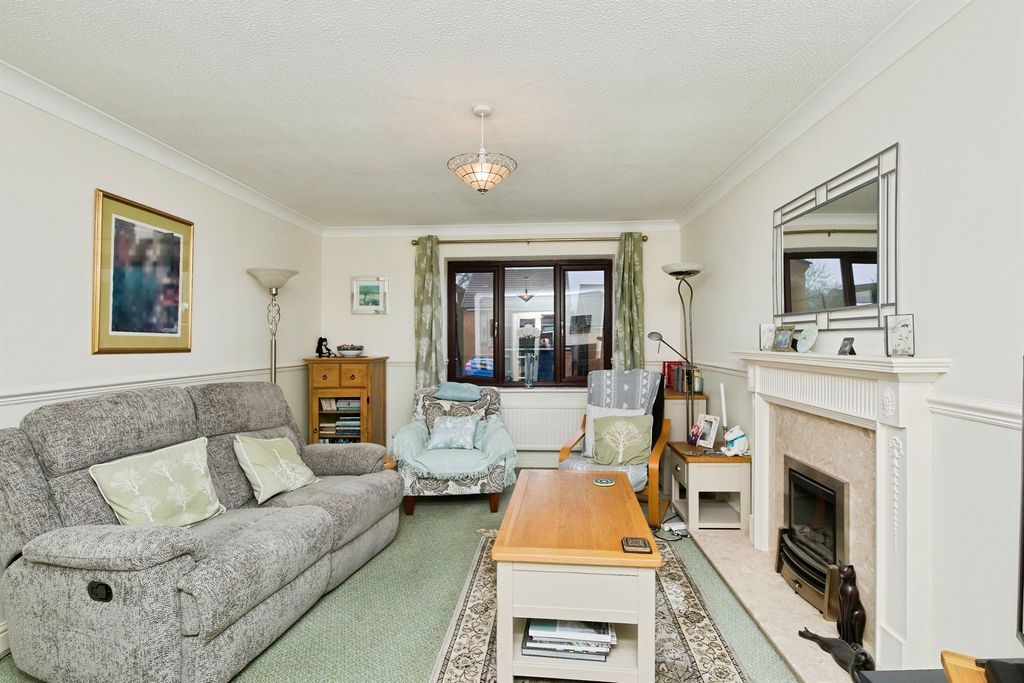 Property photo 3 of 17