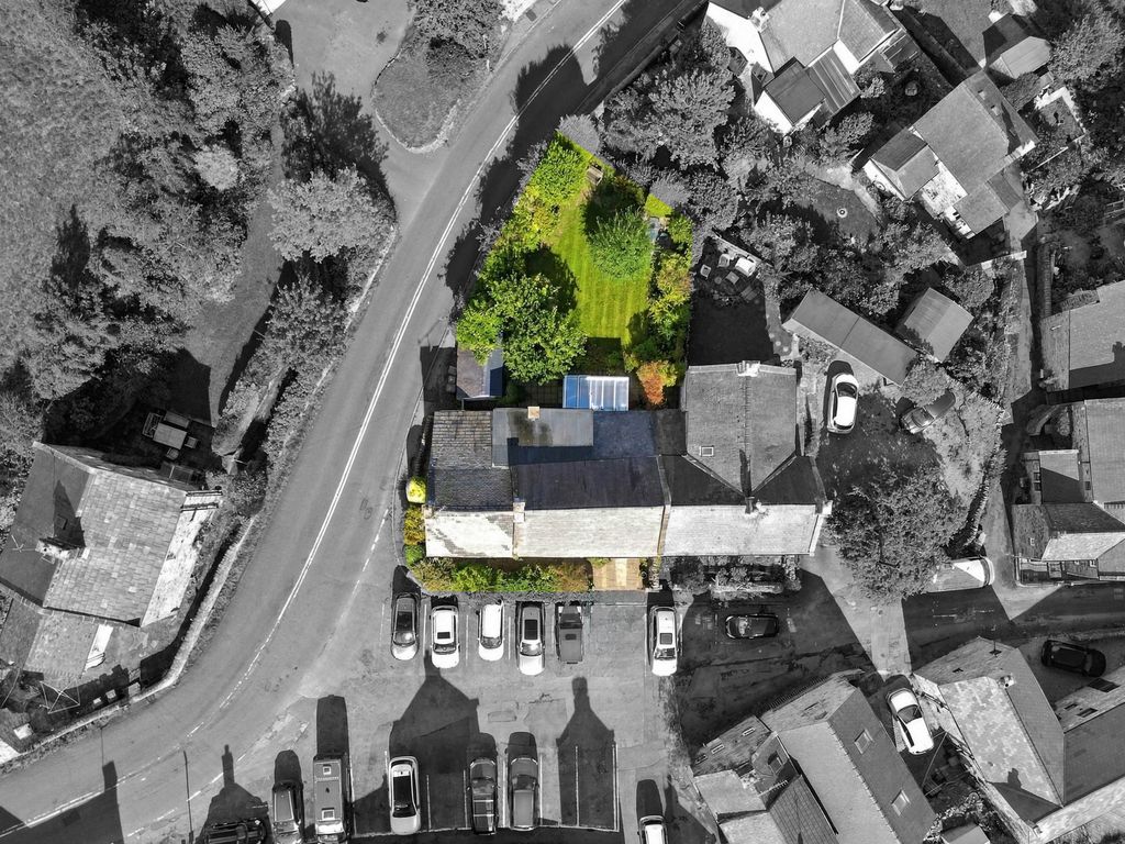 Property photo 2 of 32