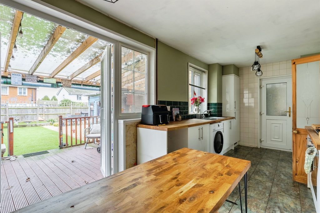 Property photo 3 of 18