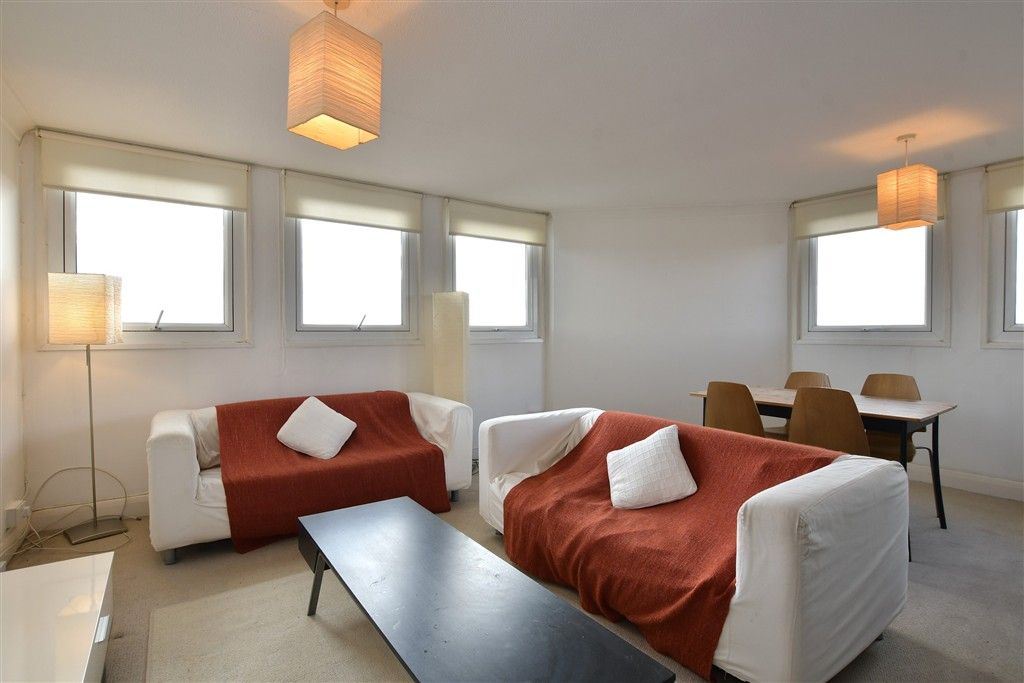 Property photo 3 of 8 Lounge/Dining Room