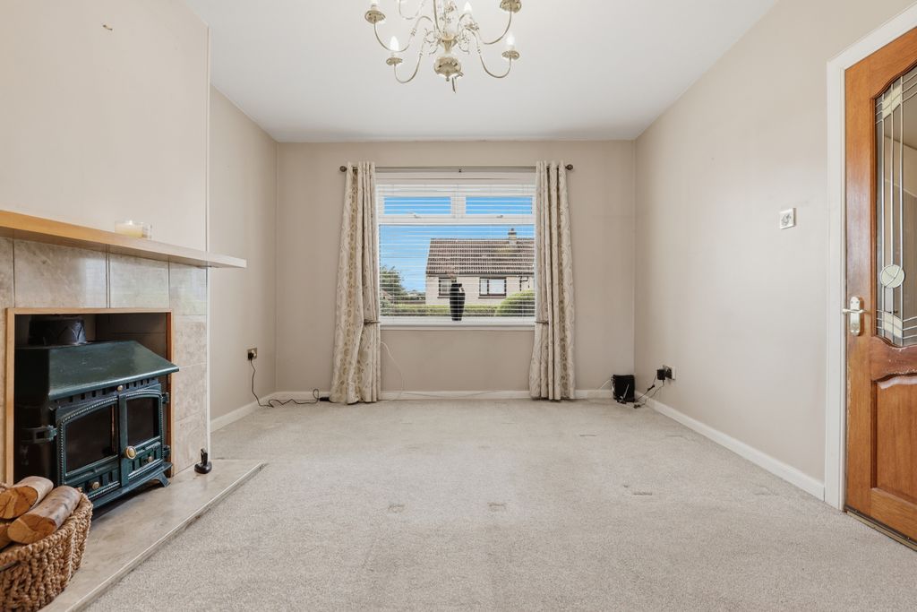 Property photo 2 of 34