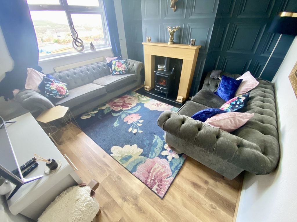 Property photo 2 of 14 Lounge