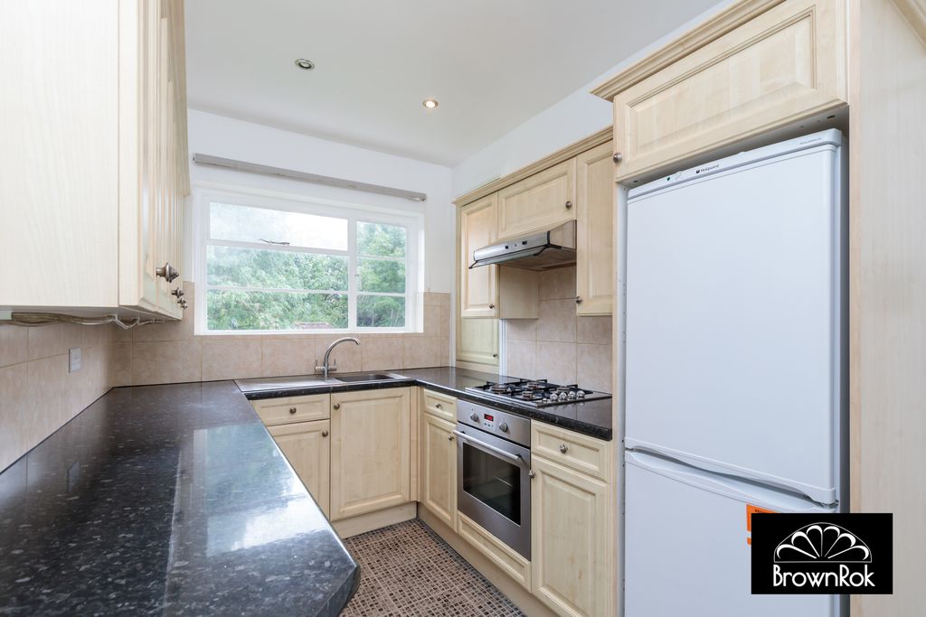 Property photo 3 of 8 Highres2459241