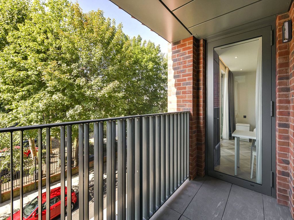 Property photo 2 of 18 Errington House