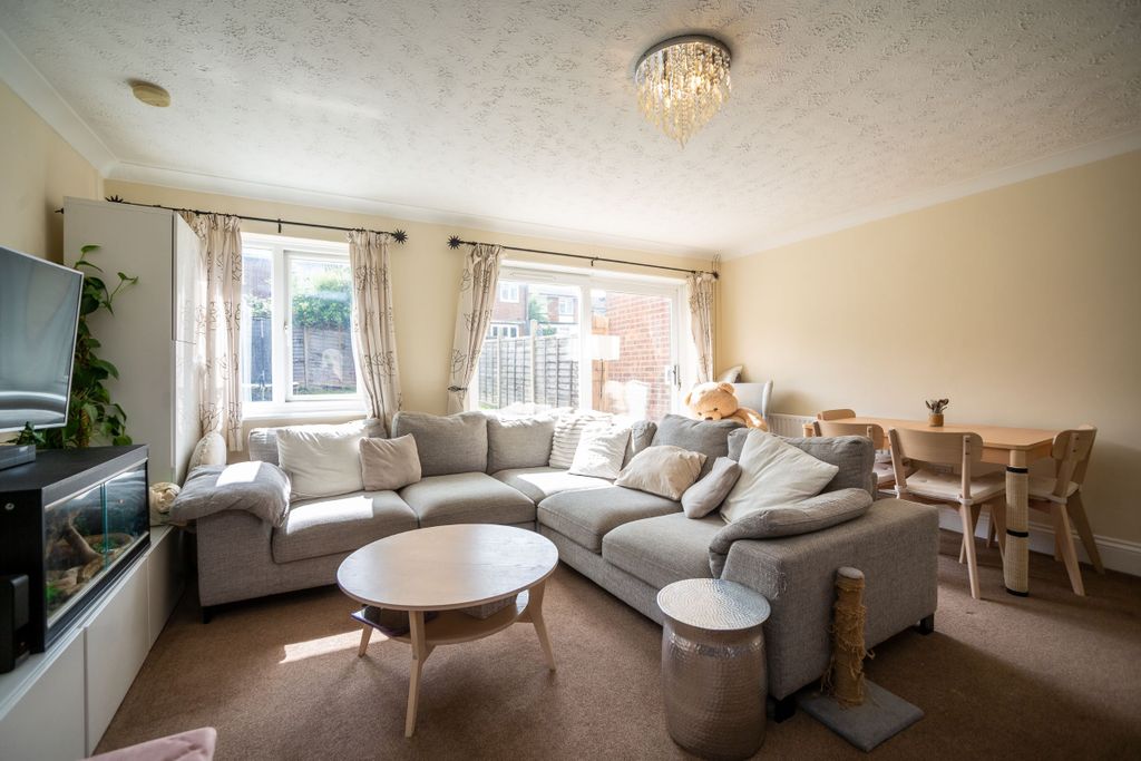 Property photo 3 of 11