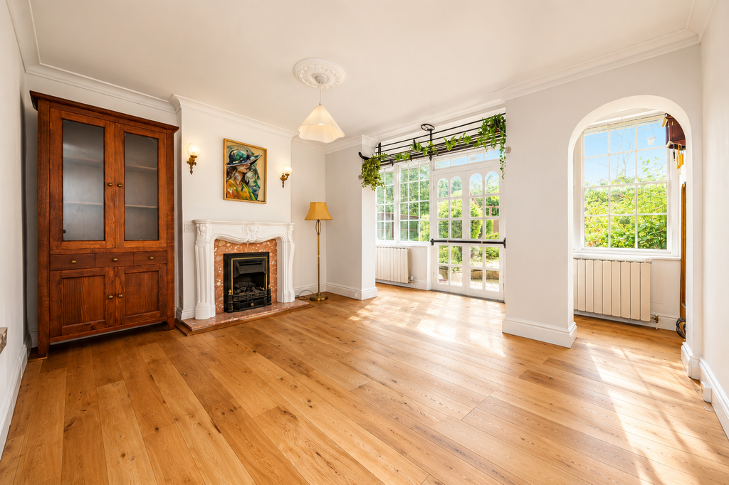 Property photo 2 of 18 1Fa63Dea-3F69-4A56-9097-d4c7B23A6473