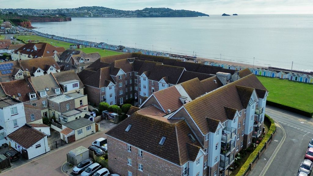 Property photo 2 of 18