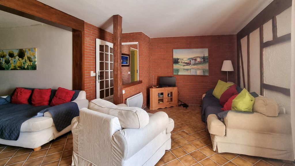 Property photo 3 of 25