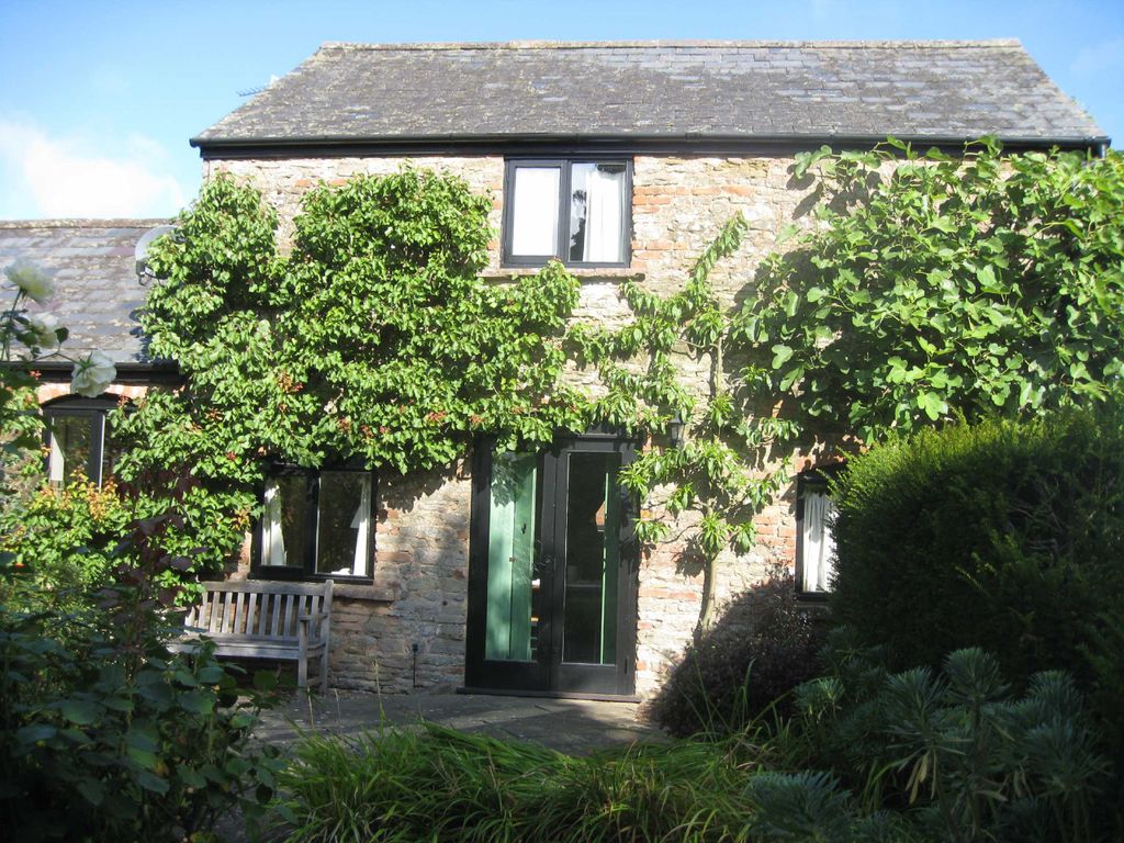 Property photo 1 of 7 Photo