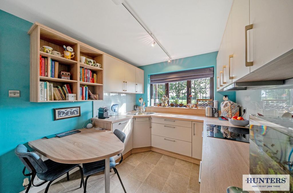 Property photo 3 of 23 757cd681-8Bc7-4Eda-A292-c0754Cdee11B.Jpg