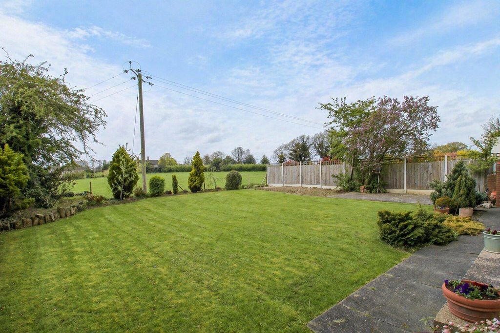 Property photo 1 of 14 Outside