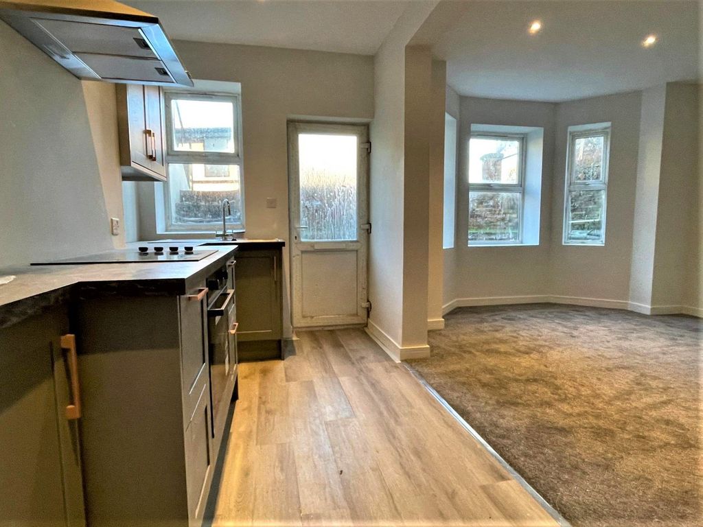 Property photo 3 of 11 Open Plan Living