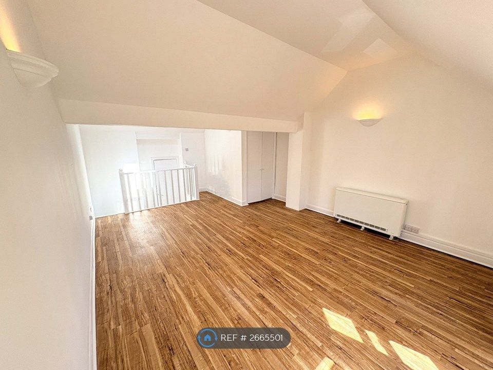 Property photo 2 of 10 Studio Room