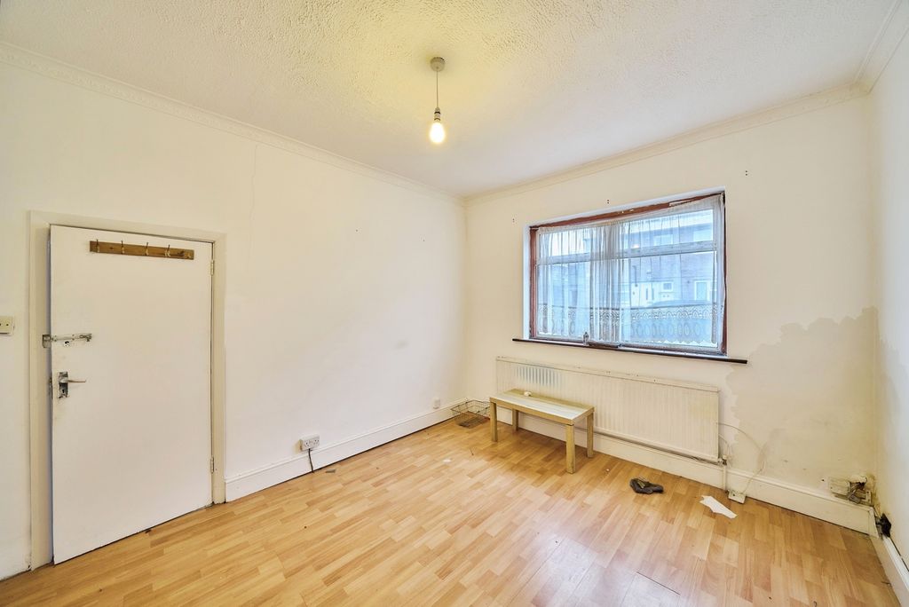 Property photo 2 of 14 Pbox-Img.Jpg