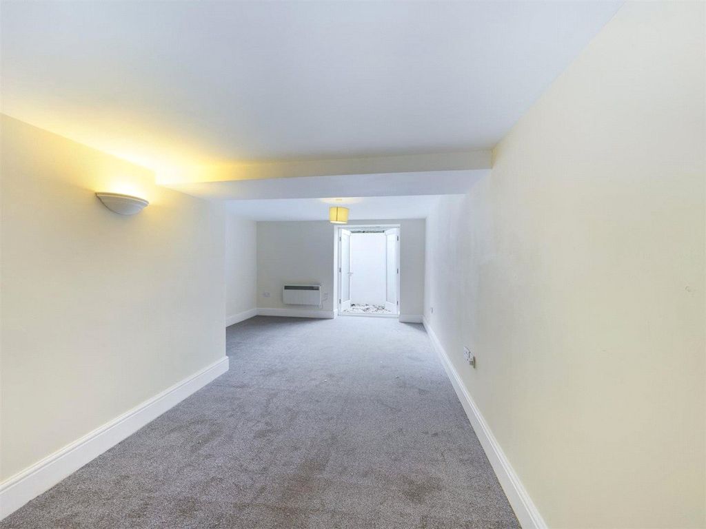 Property photo 2 of 9 Picture No. 02