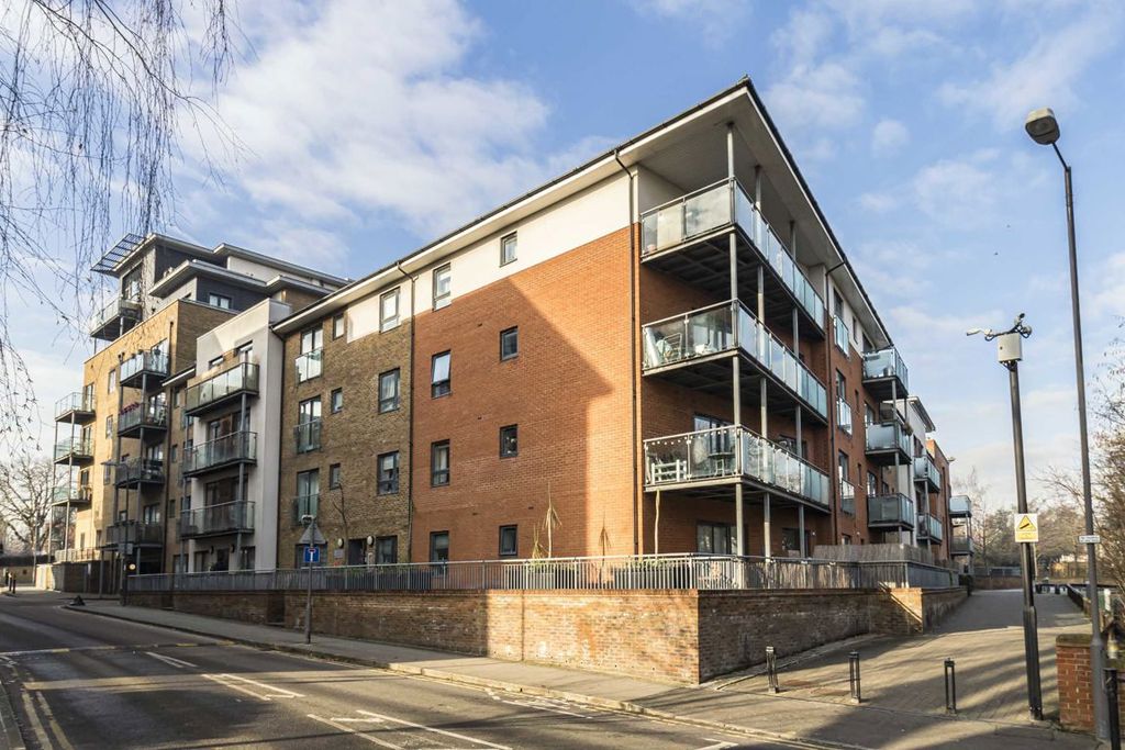 Property photo 1 of 5