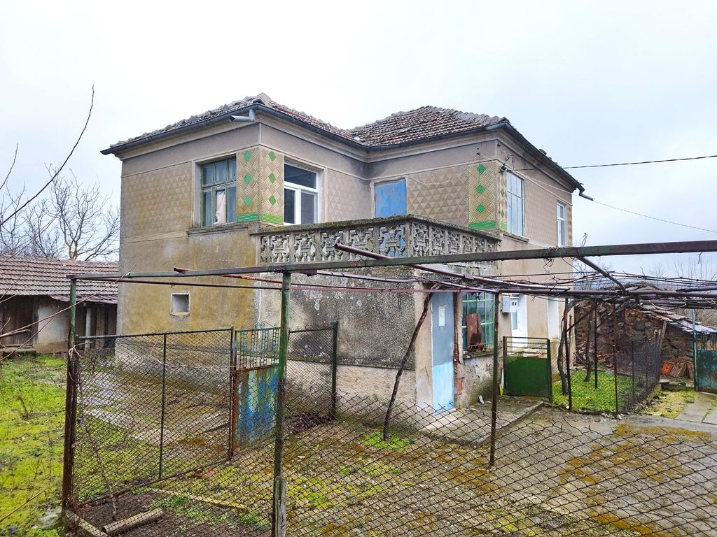 Property photo 1 of 5