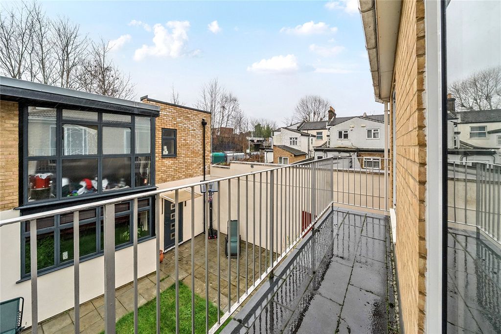 Property photo 3 of 14 Balcony