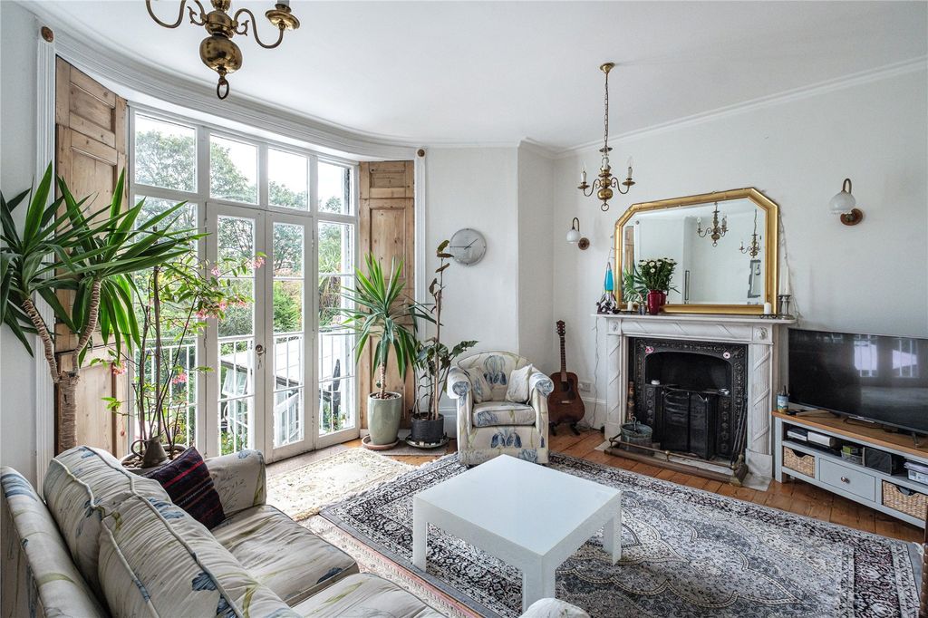 Property photo 2 of 29 Picture No. 18