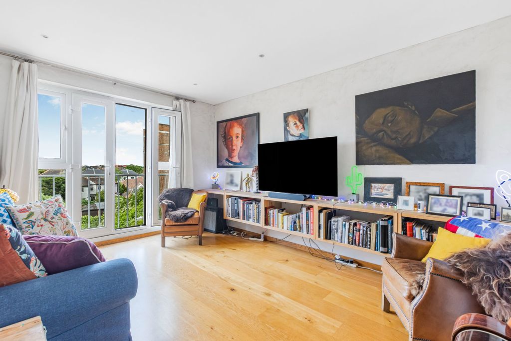 Property photo 2 of 11