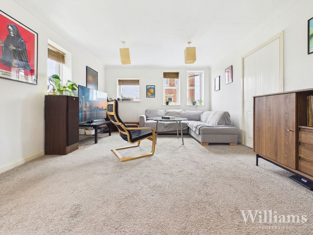 Property photo 2 of 11