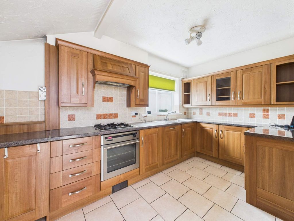 Property photo 2 of 22 Kitchen