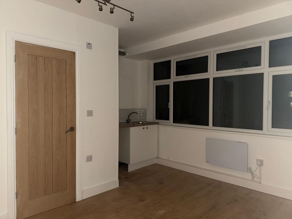 Property photo 1 of 14 Kitchen