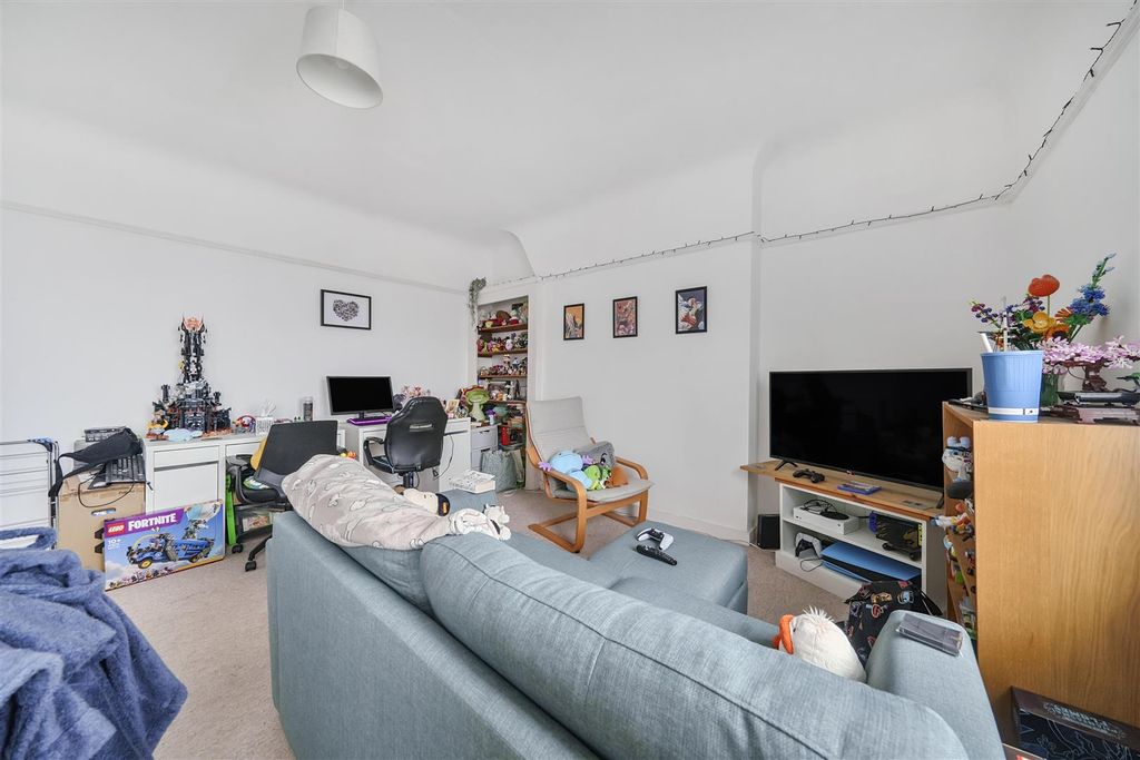 Property photo 3 of 13 1395255-7-6970Cb49E3A81.Jpg