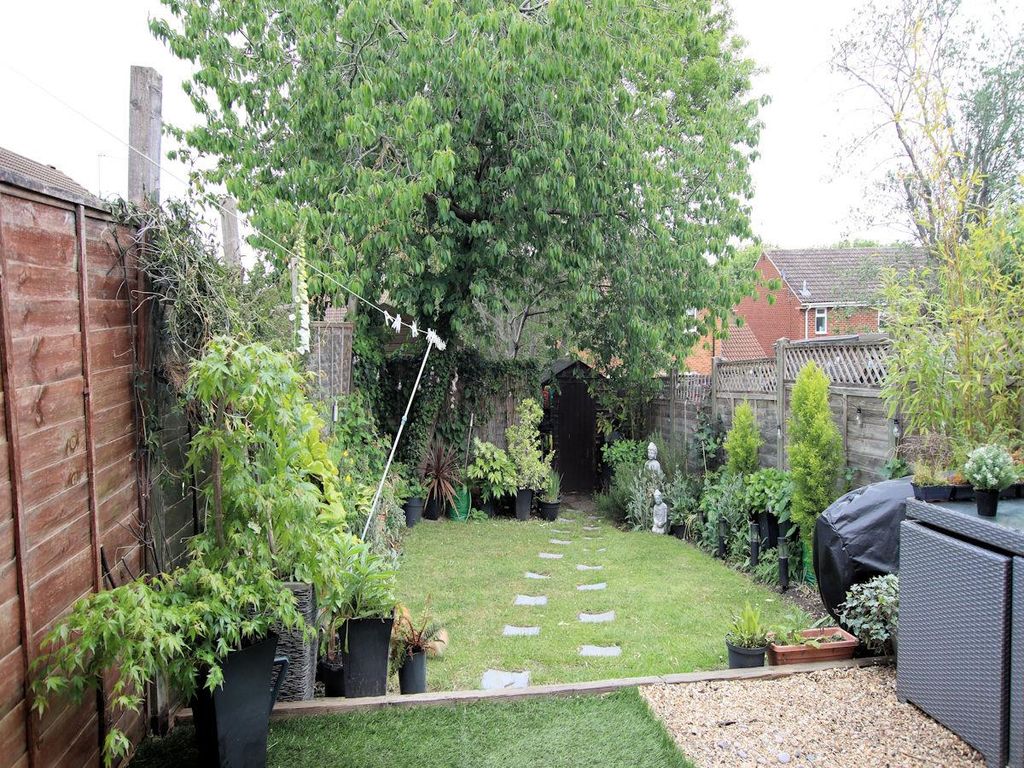Property photo 3 of 10 Garden.Jpg