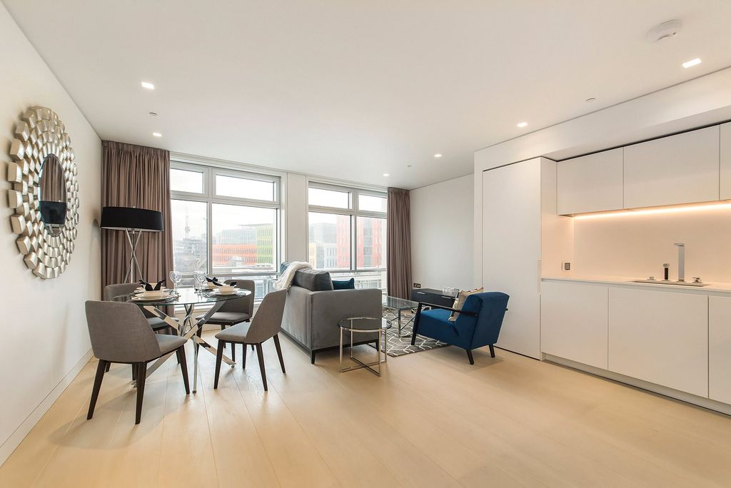 Property photo 1 of 13 Centre Point