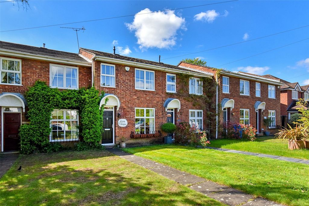 Property photo 1 of 10 Frontage