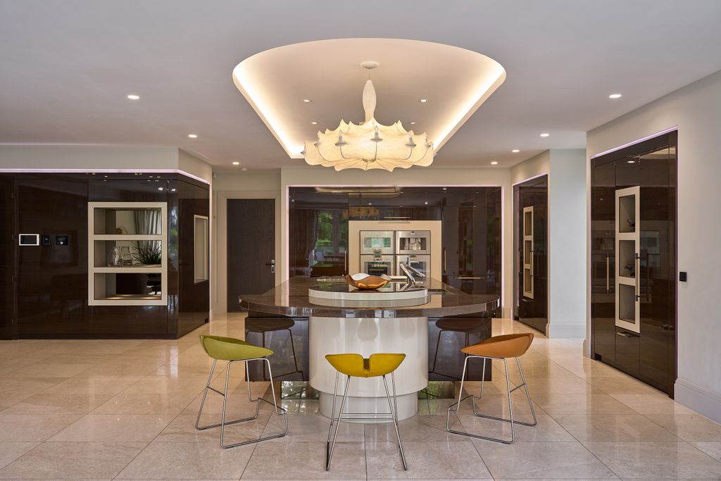 Property photo 3 of 25