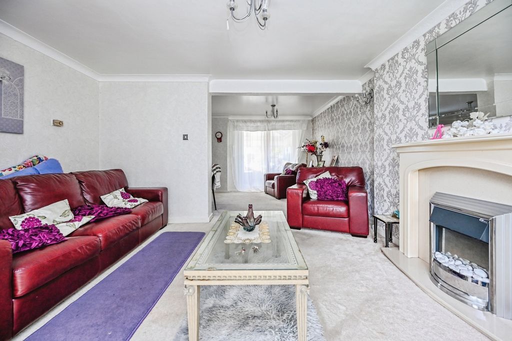 Property photo 3 of 17 Photo