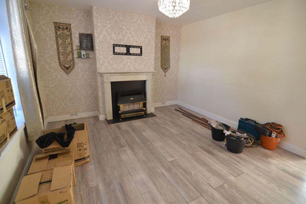 Property photo 3 of 9