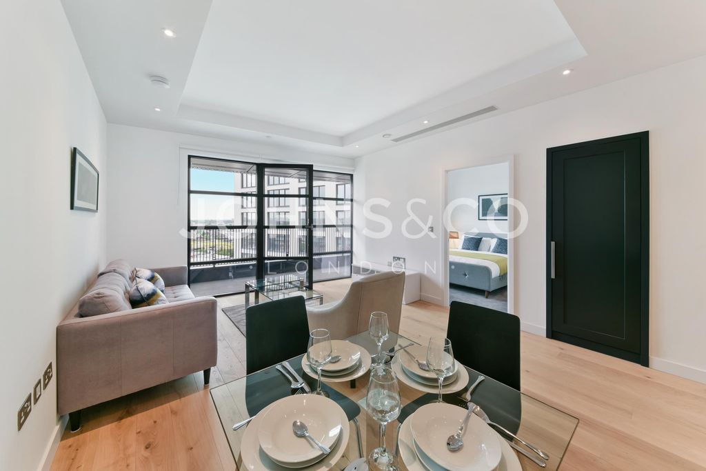 Property photo 3 of 10